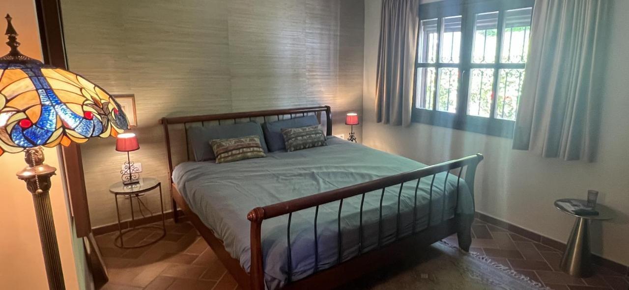 Romantic White Villa -Private Pool 네르하 외부 사진