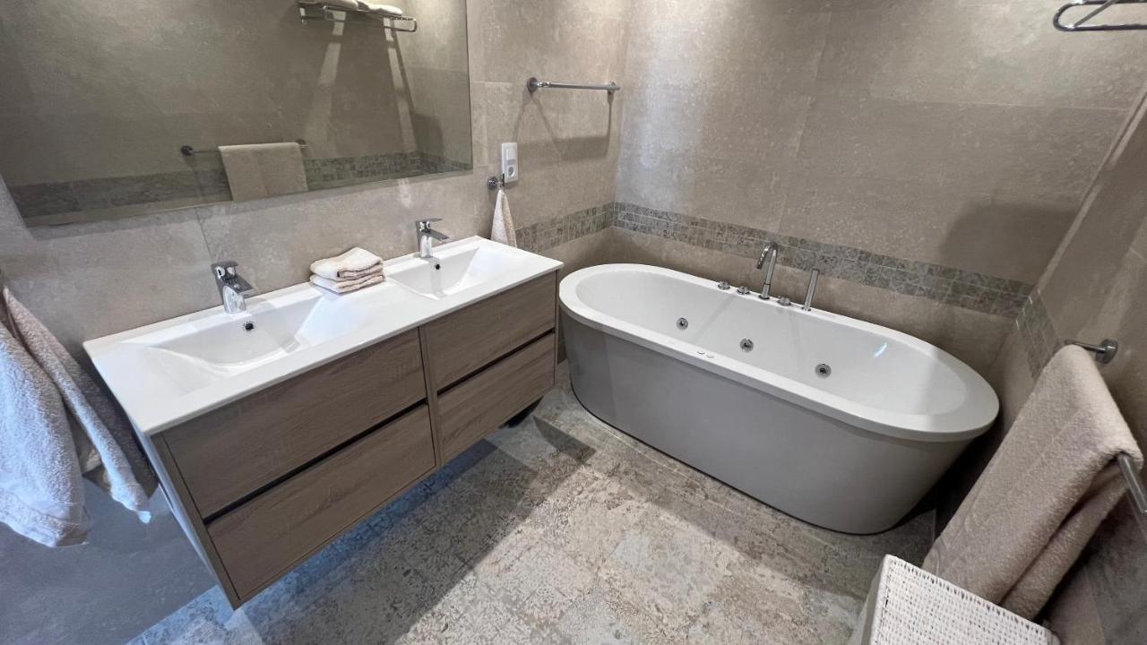 Romantic White Villa -Private Pool 네르하 외부 사진