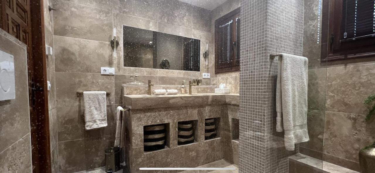Romantic White Villa -Private Pool 네르하 외부 사진