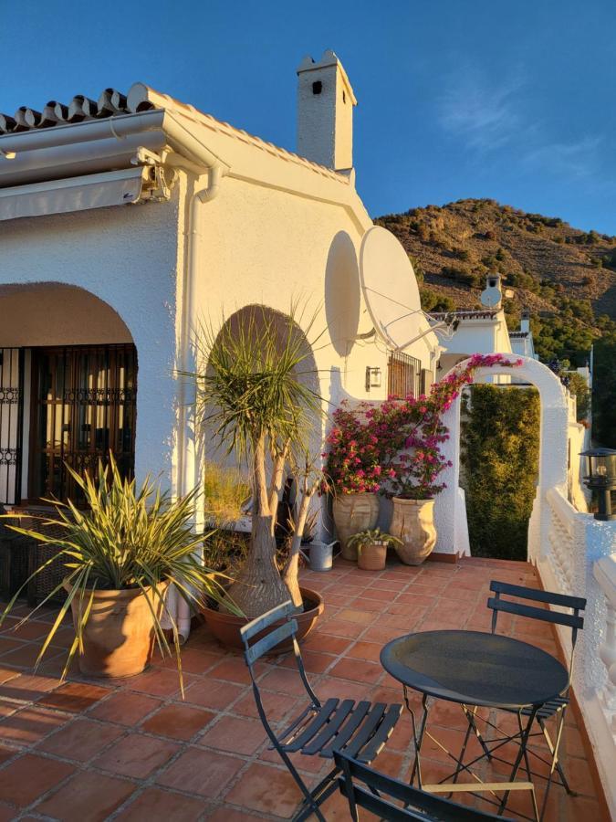 Romantic White Villa -Private Pool 네르하 외부 사진