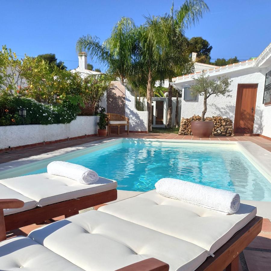 Romantic White Villa -Private Pool 네르하 외부 사진